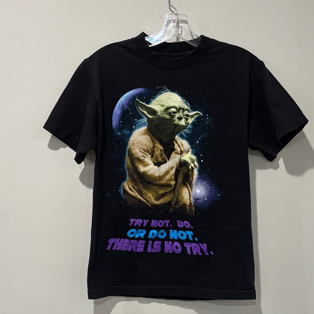 Limited Edition Disney Star Wars Black Yoda Graphic Cotton T-Shirt Size Small